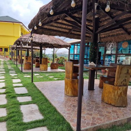 Cactus Creek Hotel Aburi Экстерьер фото