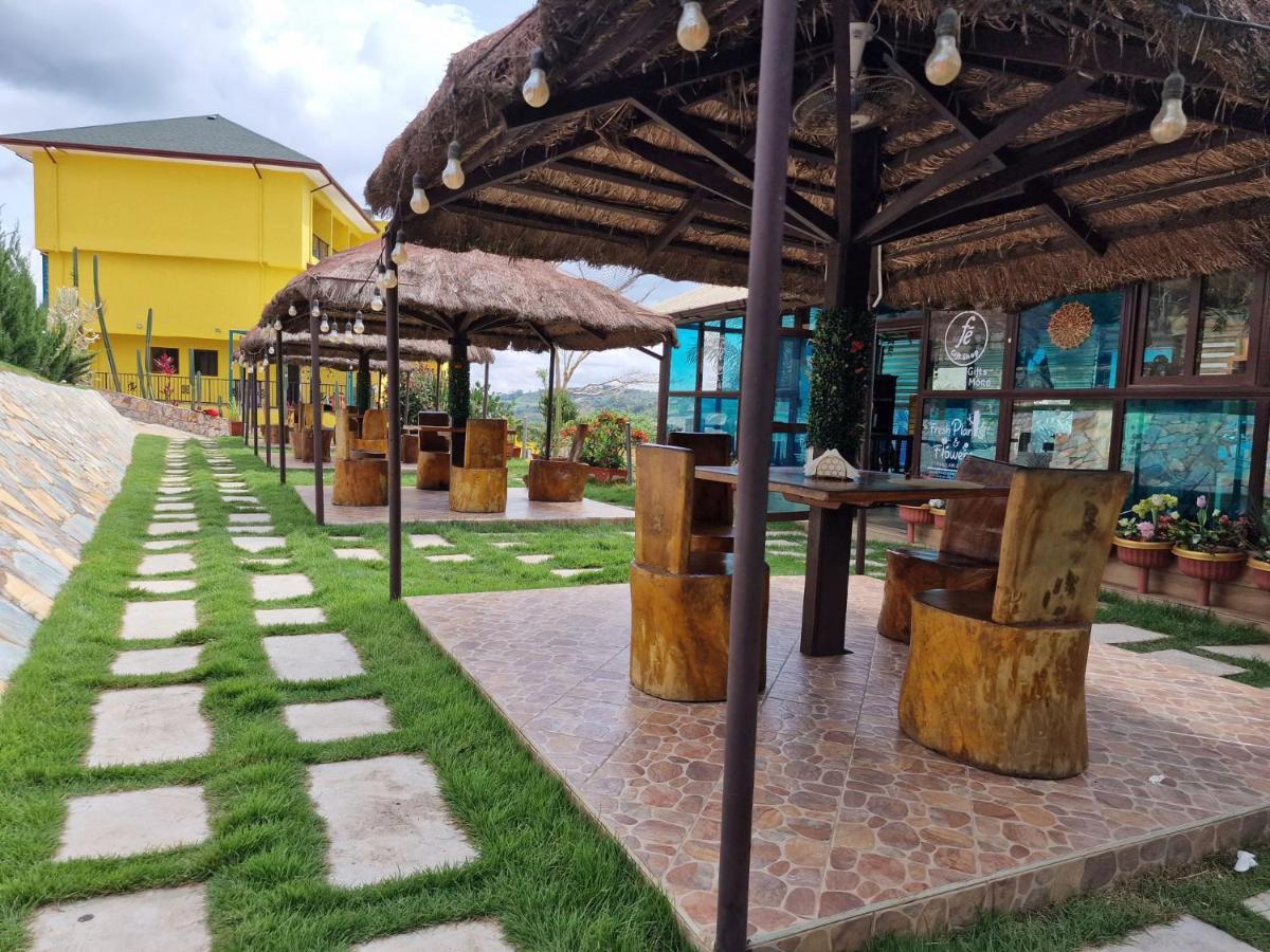 Cactus Creek Hotel Aburi Экстерьер фото