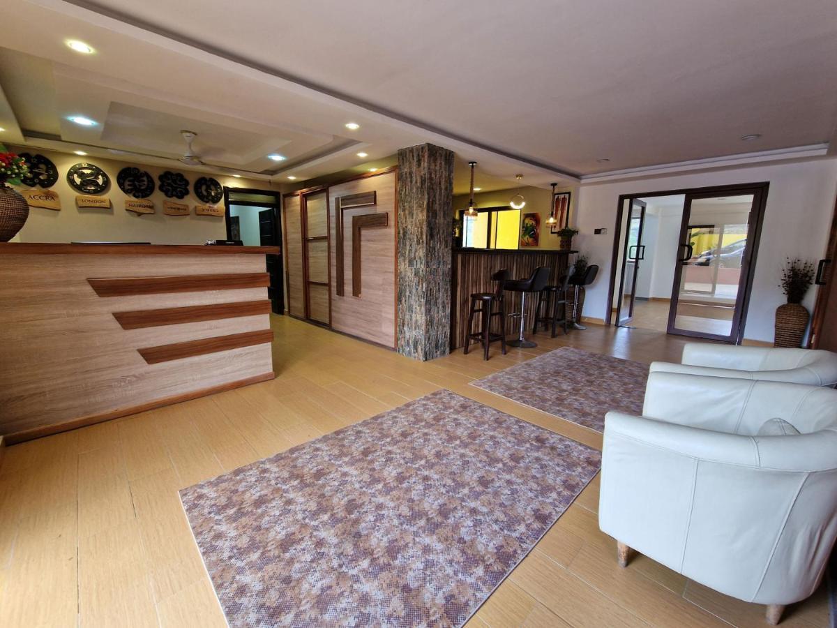 Cactus Creek Hotel Aburi Экстерьер фото