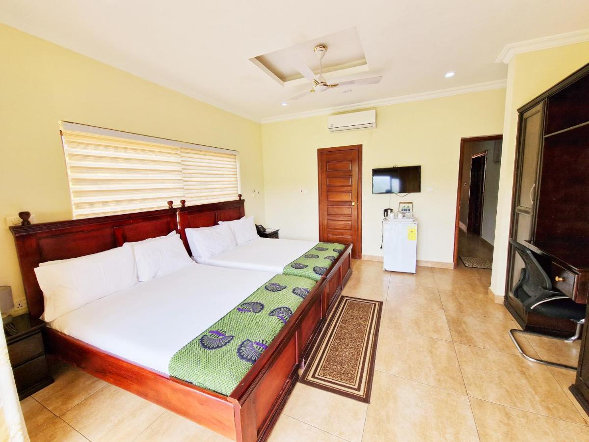Cactus Creek Hotel Aburi Экстерьер фото