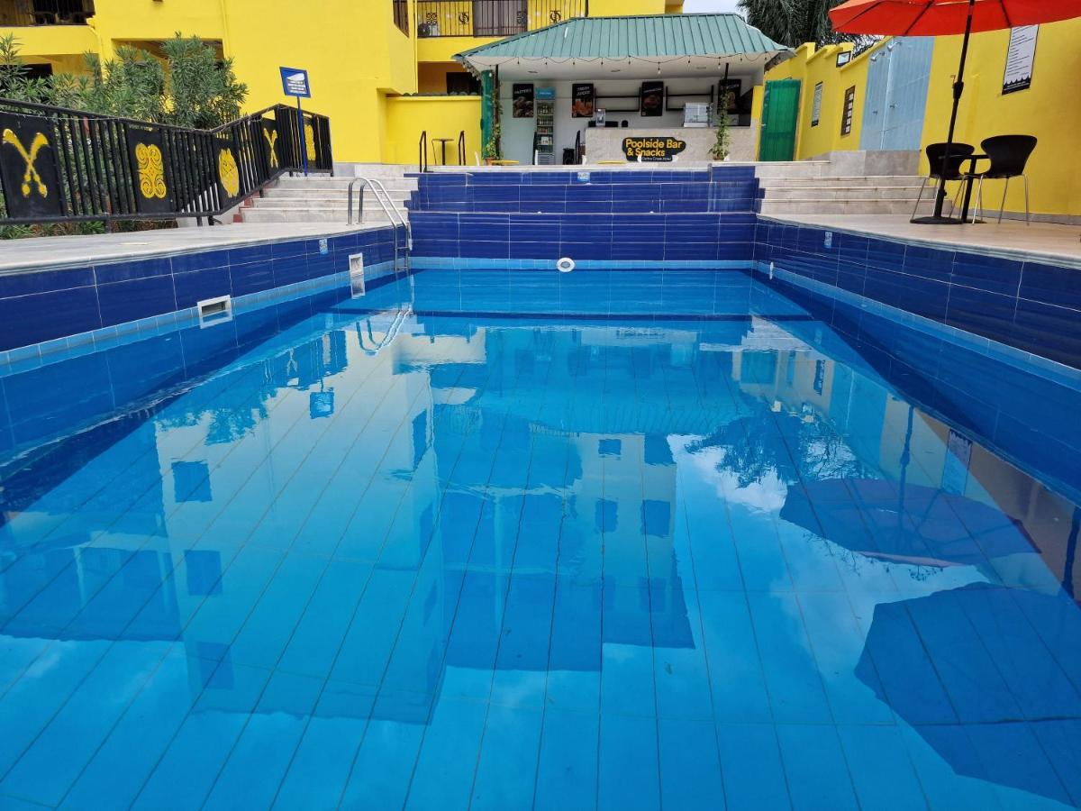 Cactus Creek Hotel Aburi Экстерьер фото