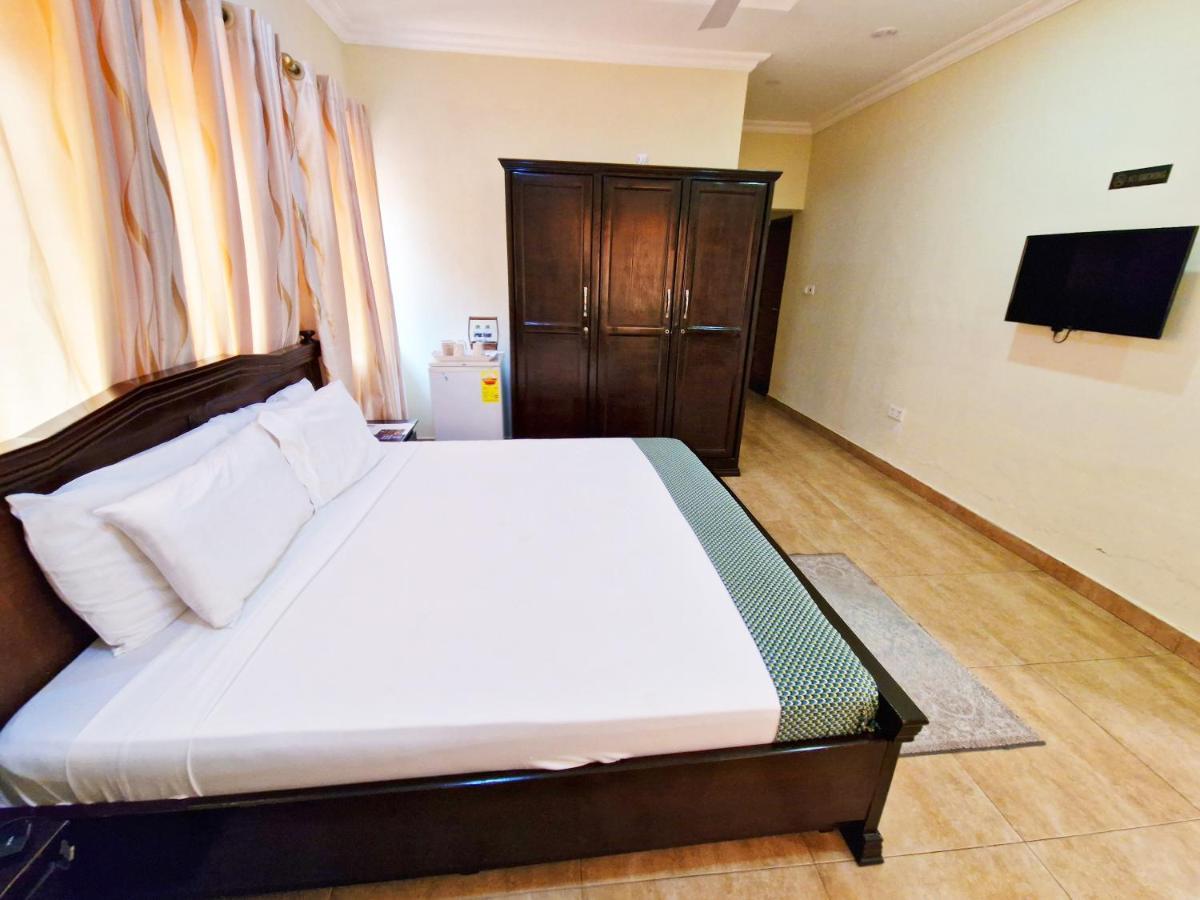 Cactus Creek Hotel Aburi Экстерьер фото