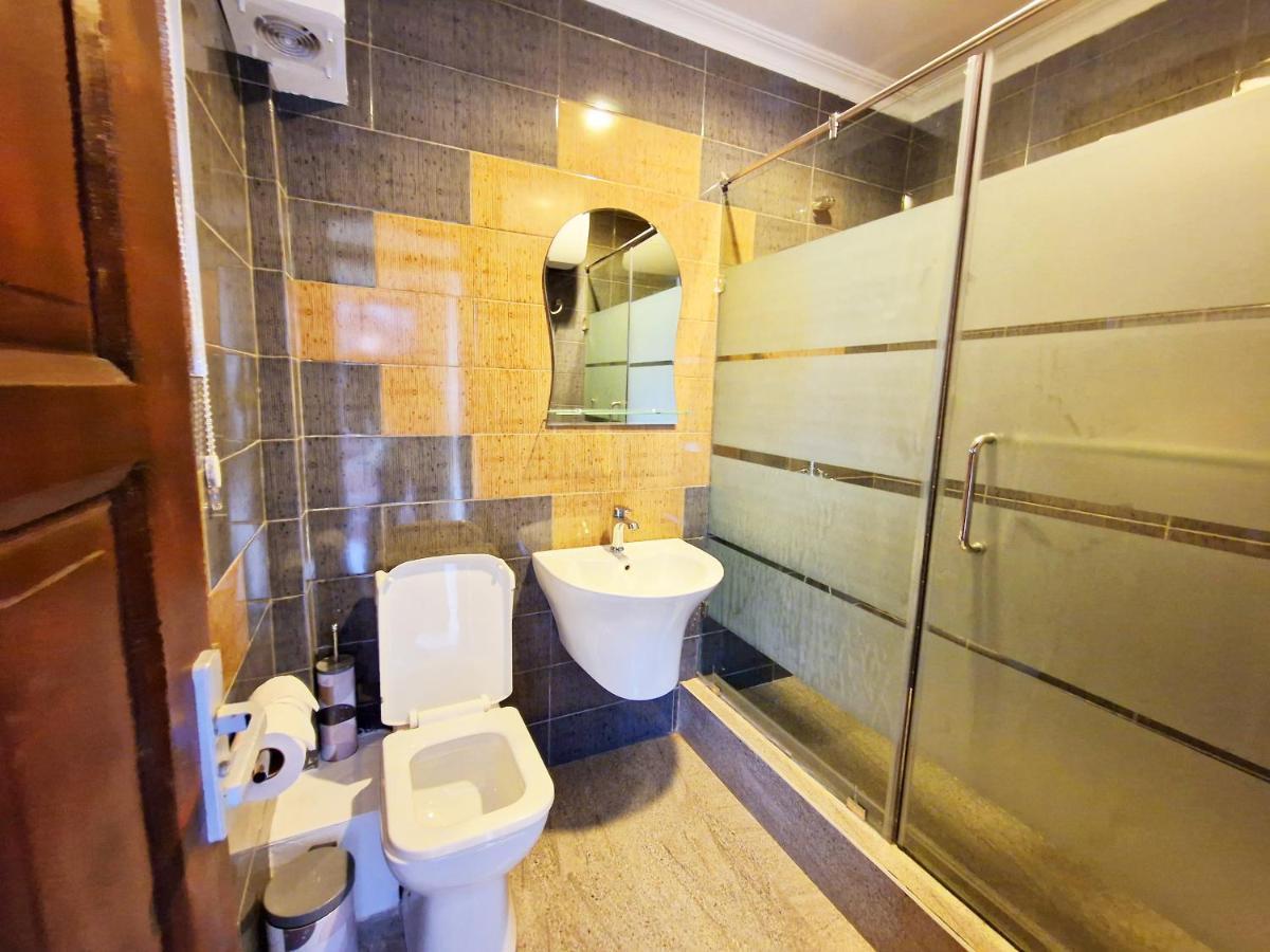 Cactus Creek Hotel Aburi Экстерьер фото