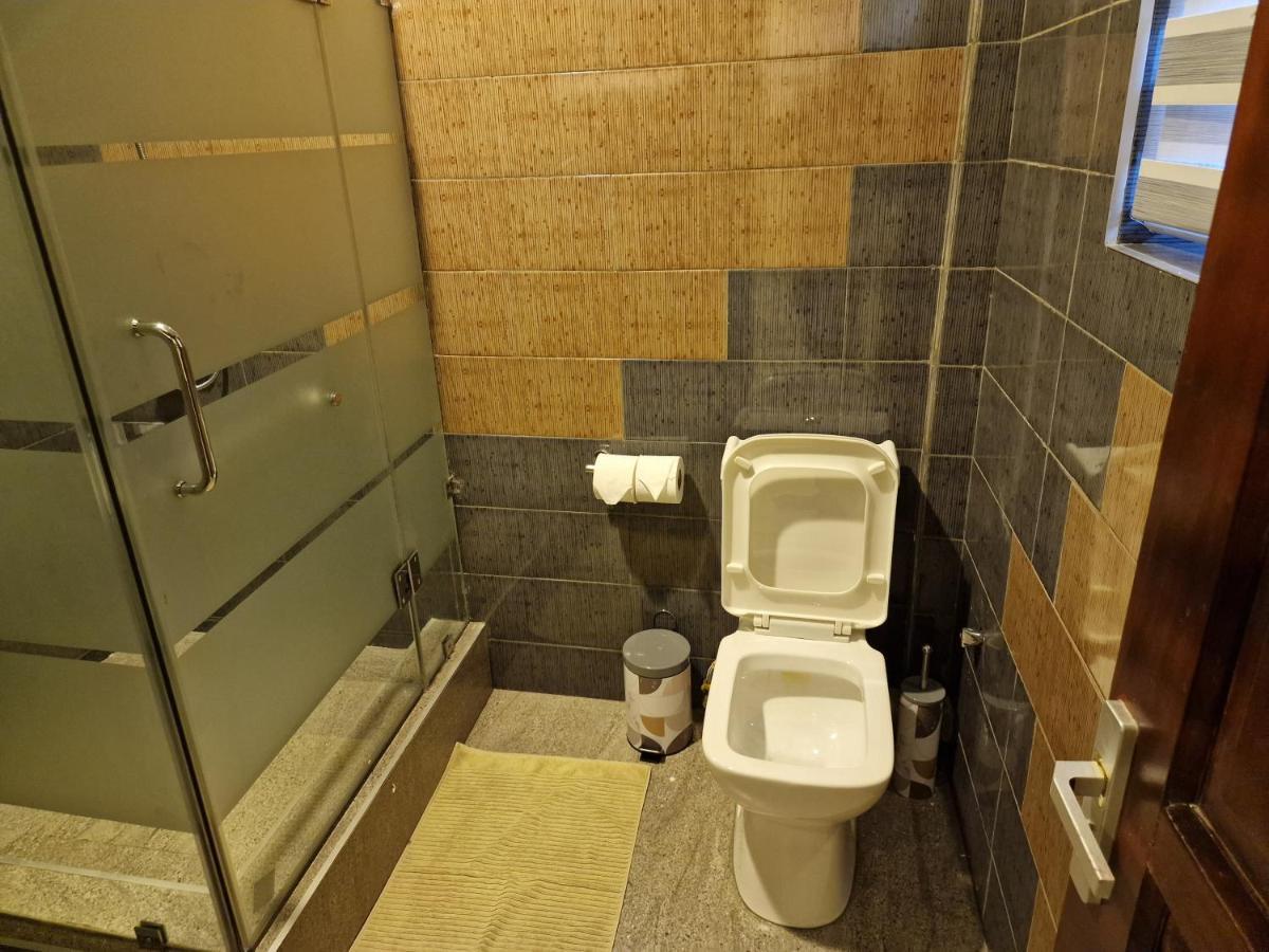 Cactus Creek Hotel Aburi Экстерьер фото