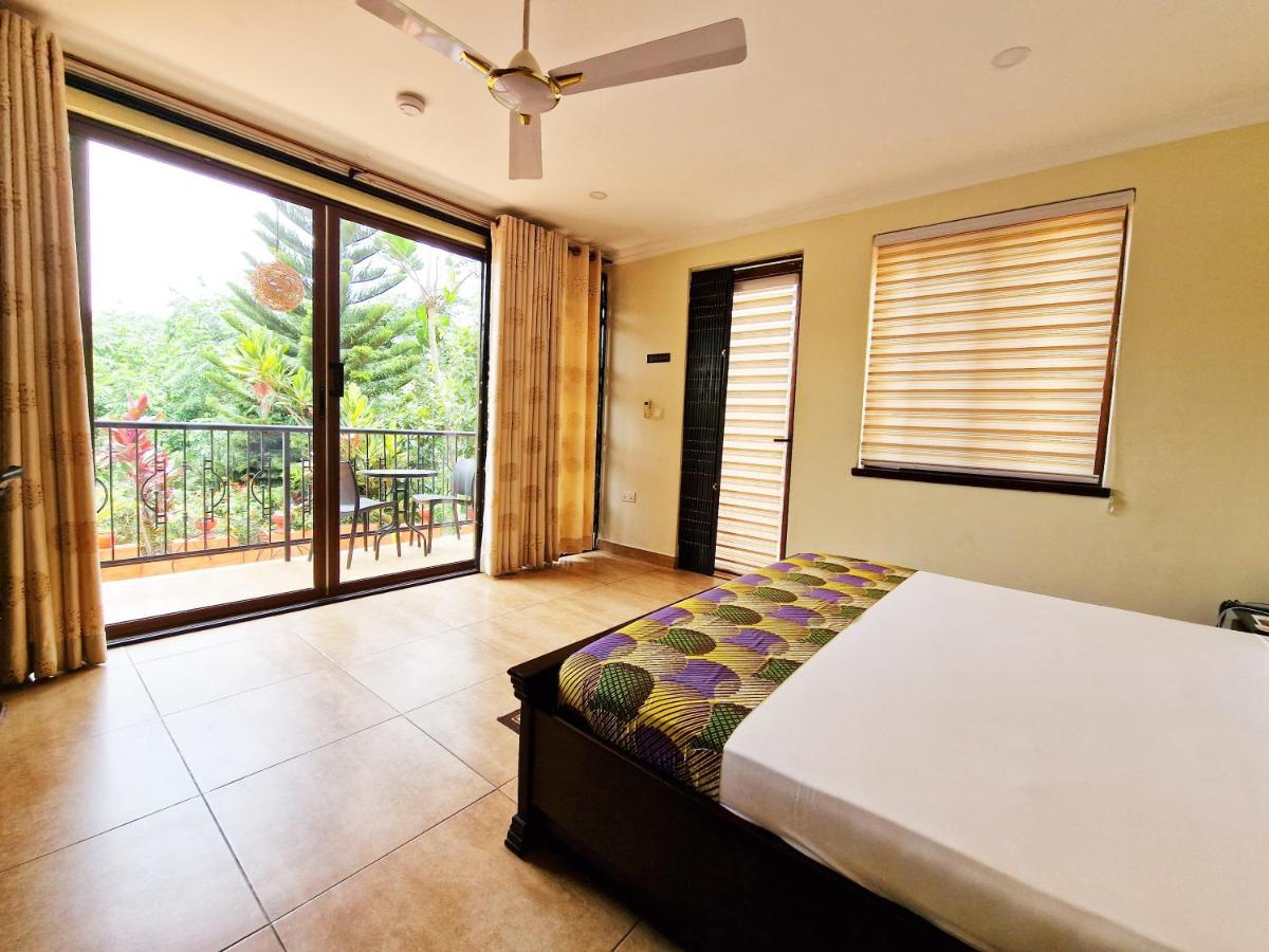 Cactus Creek Hotel Aburi Экстерьер фото