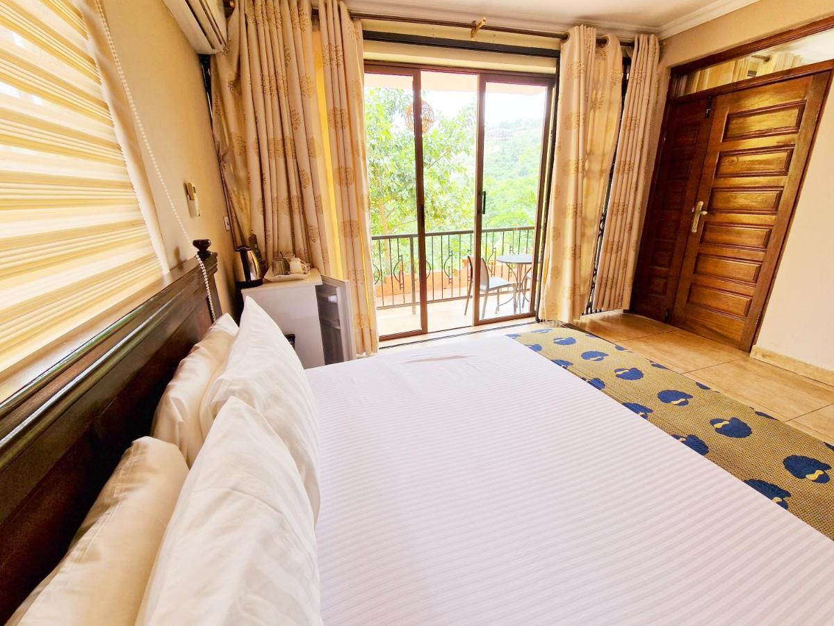 Cactus Creek Hotel Aburi Экстерьер фото