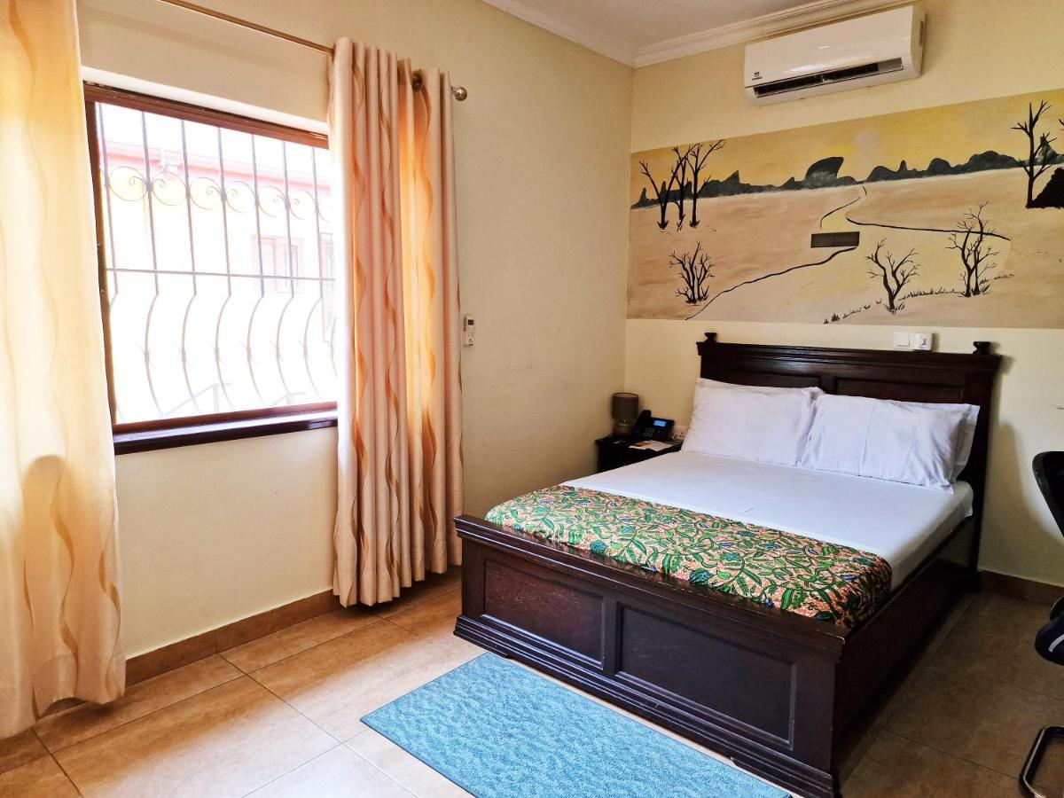 Cactus Creek Hotel Aburi Экстерьер фото